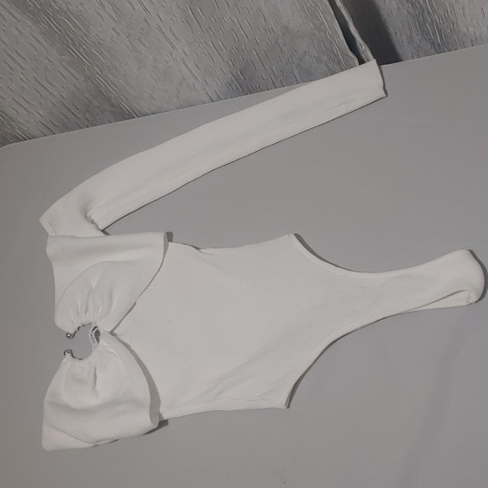 White Single Sleeve Going Out Top 🔥